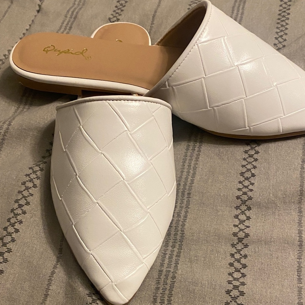 Qupid White Quilted Slip-On Mules - Picture 3 of 4